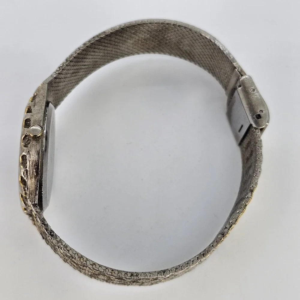 VTG QUEMEX Nugget Watch 32MM Black Dial Gold Tone‎ Bands Up to 7